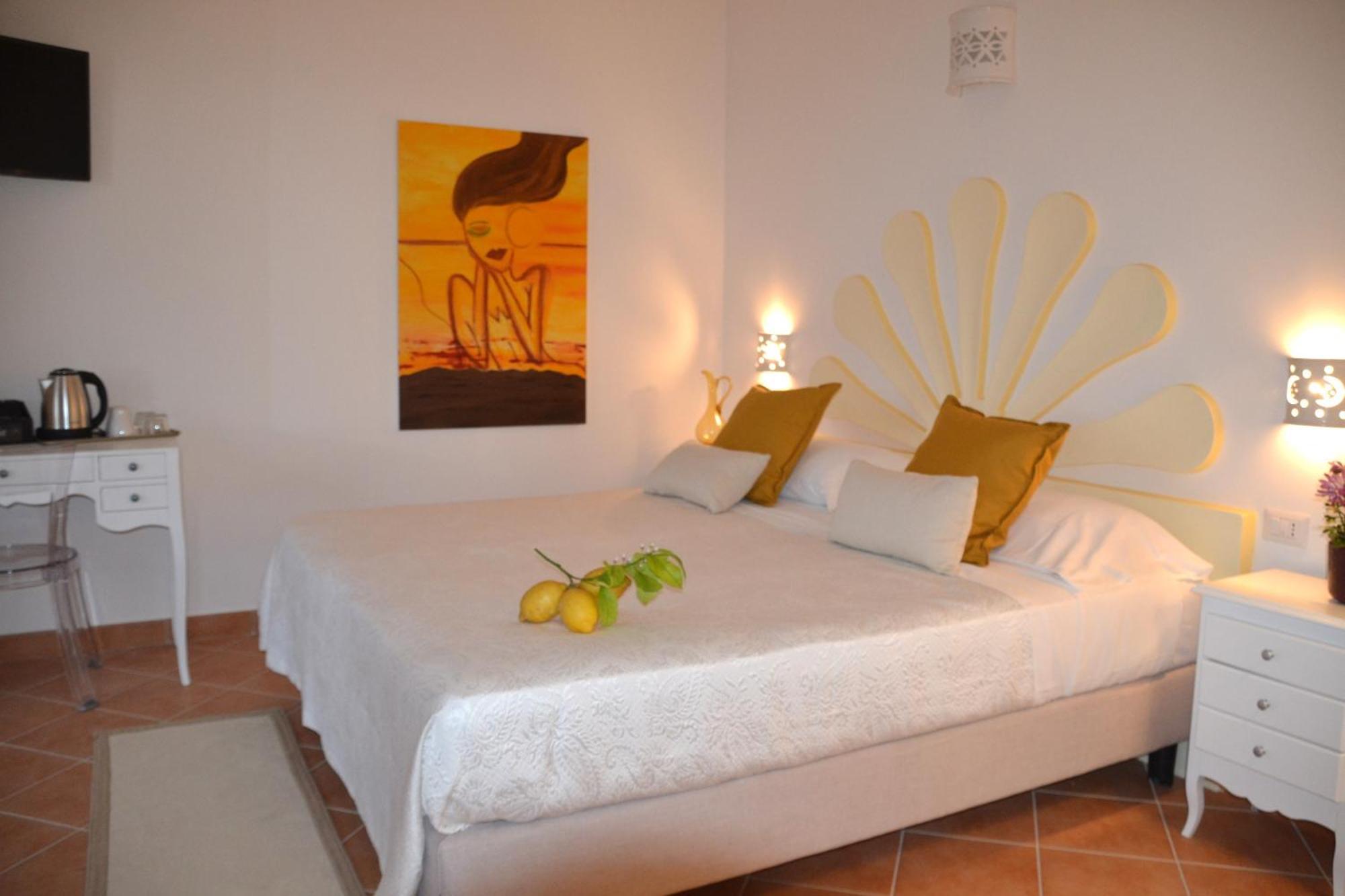 Villa Santa Chiara Positano Suites Екстер'єр фото