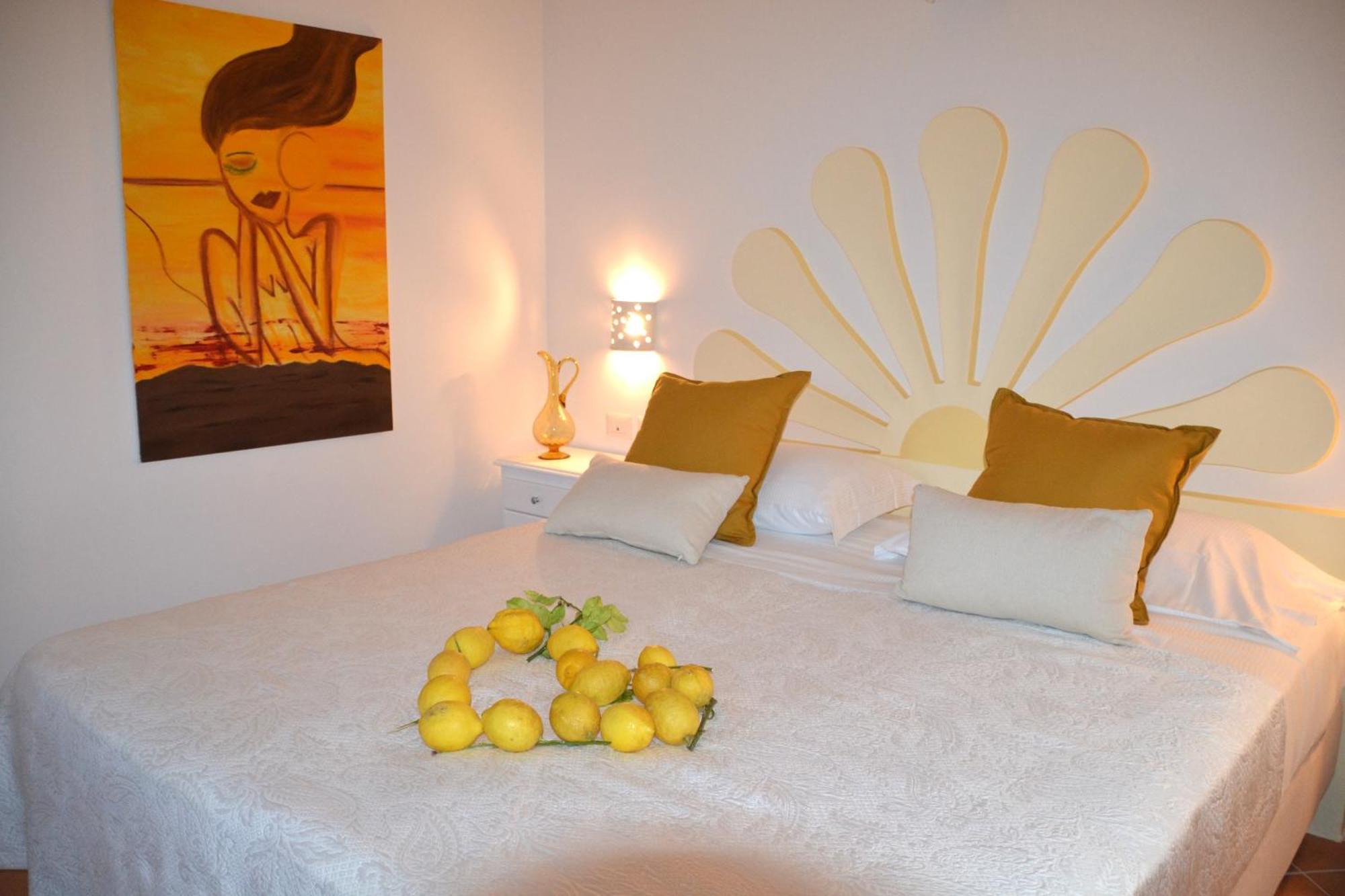 Villa Santa Chiara Positano Suites Екстер'єр фото