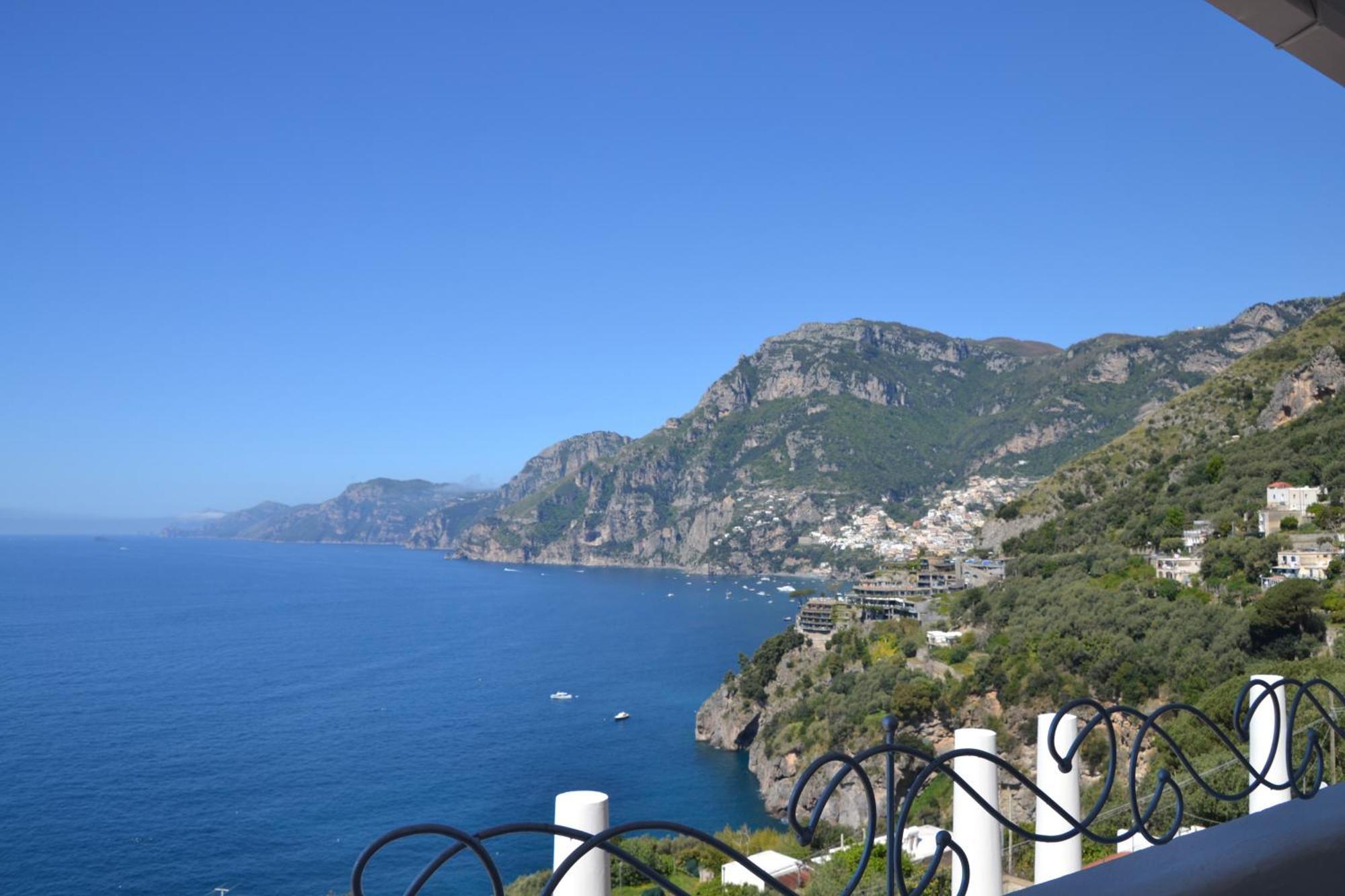 Villa Santa Chiara Positano Suites Екстер'єр фото